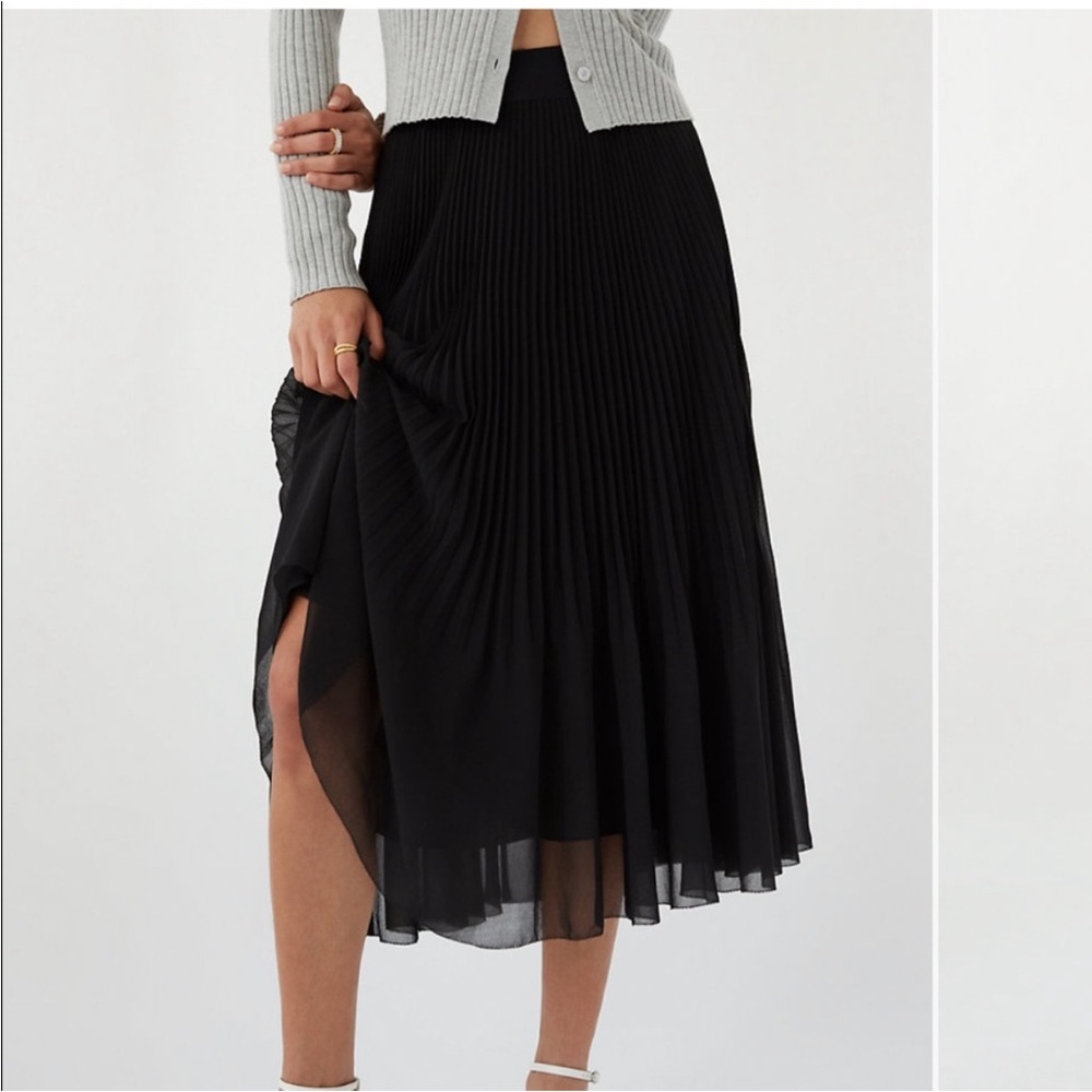 Aritzia Wilfred Twirl Pleated Skirt XS - Picture 3 of 6
